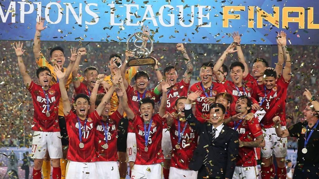 Tiempos mejores: el Guangzhou Evergrande levantando su segunda Champions Asiática en 2015.